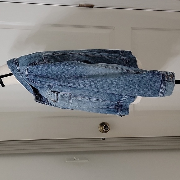 Old Navy Size L Denim Trucker Style Jacket, 100% Cotton, Exc. Used Condition - Picture 3 of 11